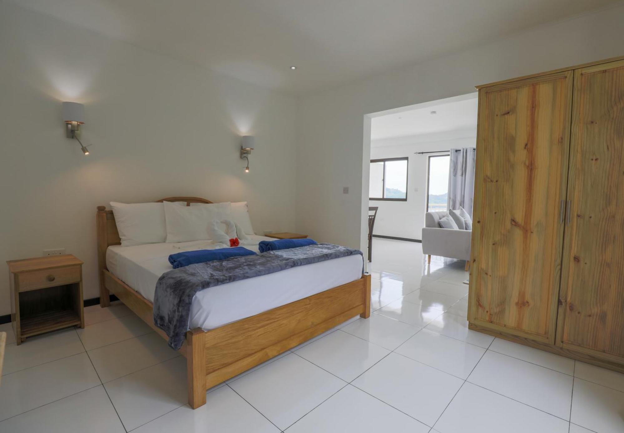 Jolie View Self Catering *