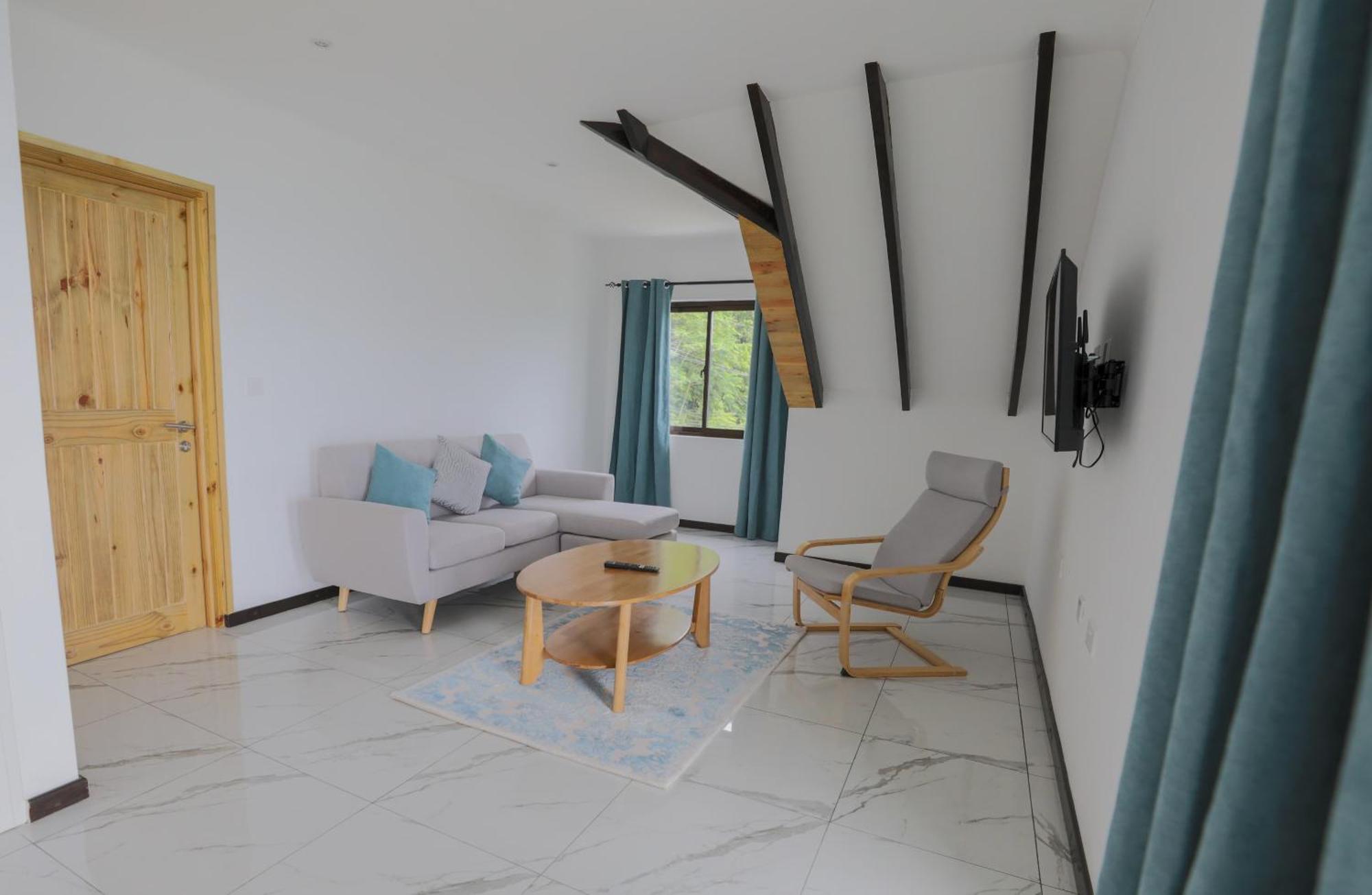 Jolie View Self Catering Apartment *