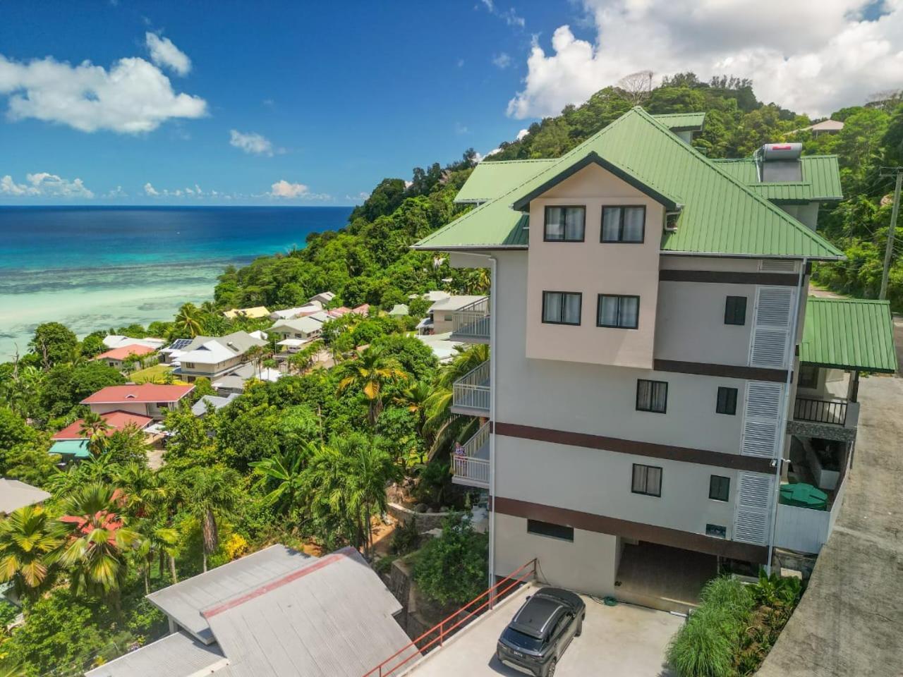 Jolie View Self Catering *